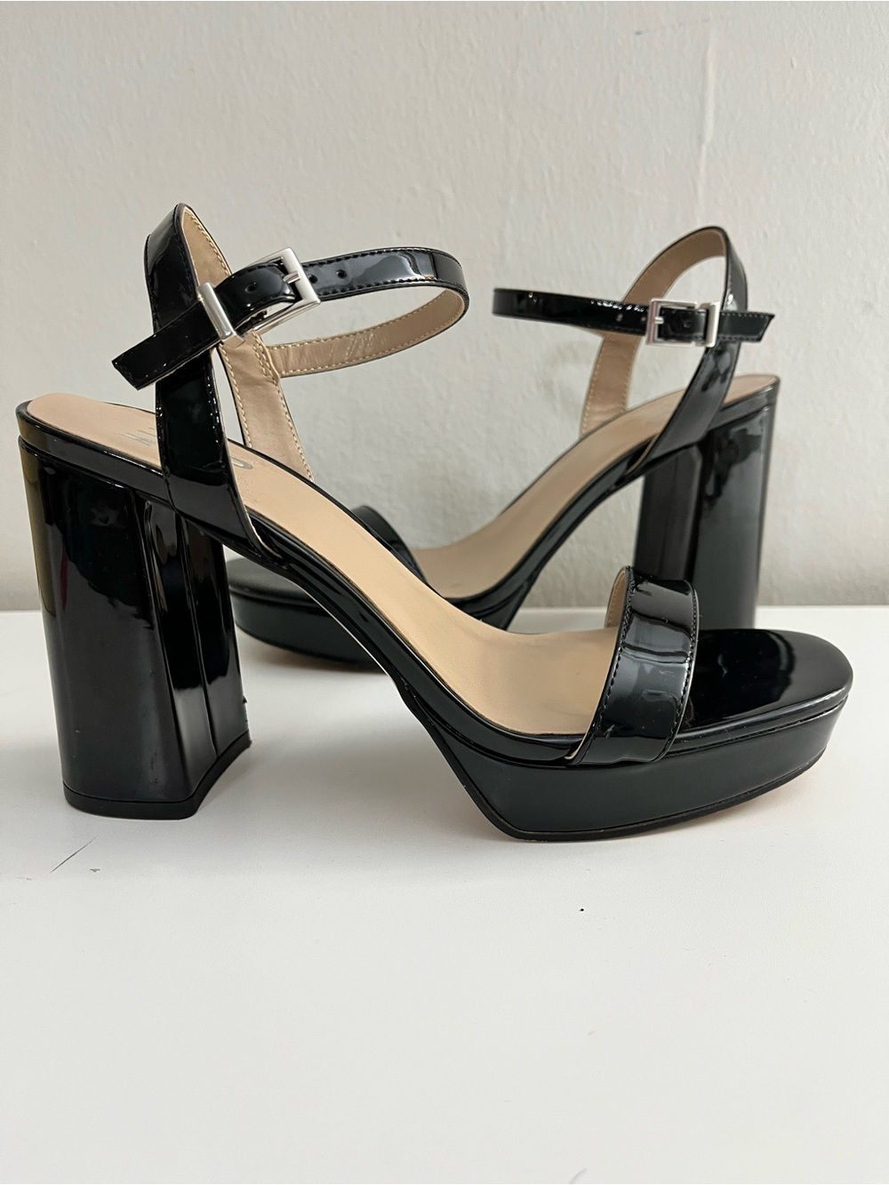 Mix No. 6 Black Patent Sundra Platform Sandals Size 7